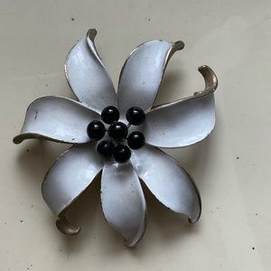 Kramer vintage flower brooch, white with black buds.
